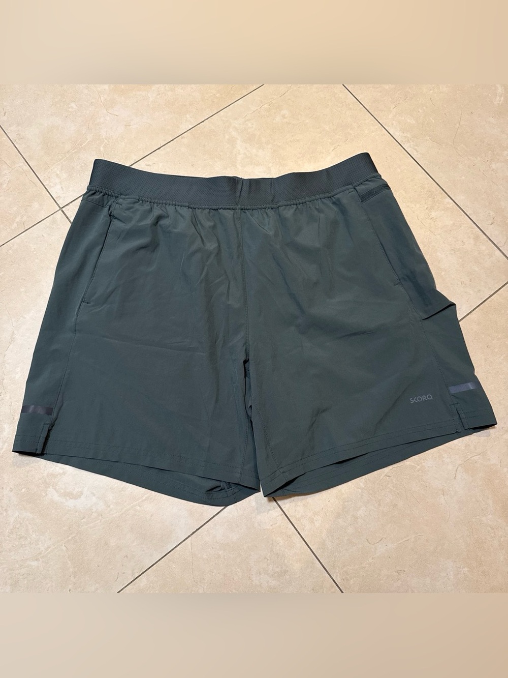Men's Performance Dark Green Running Shorts with pocket 7” inseam (xl)